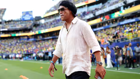 Ronaldinho Breaks His Retirement to Join the Field During the World Cup
